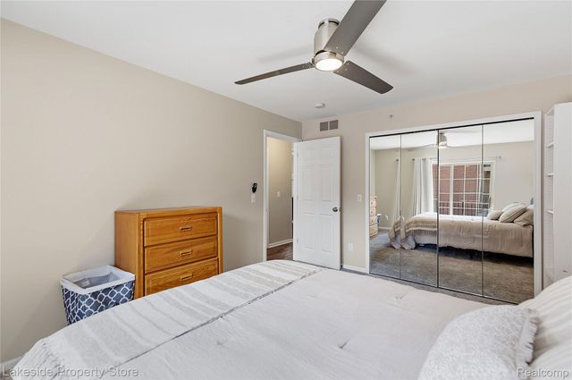 22187 W West Village Drive 5, Dearborn, MI 48124