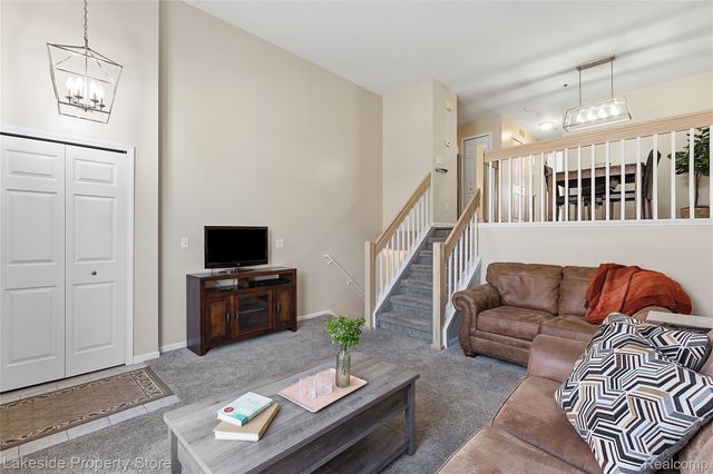 22187 W West Village Drive 5, Dearborn, MI 48124