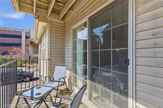 22187 W West Village Drive 5, Dearborn, MI 48124