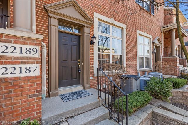 22187 W West Village Drive 5, Dearborn, MI 48124