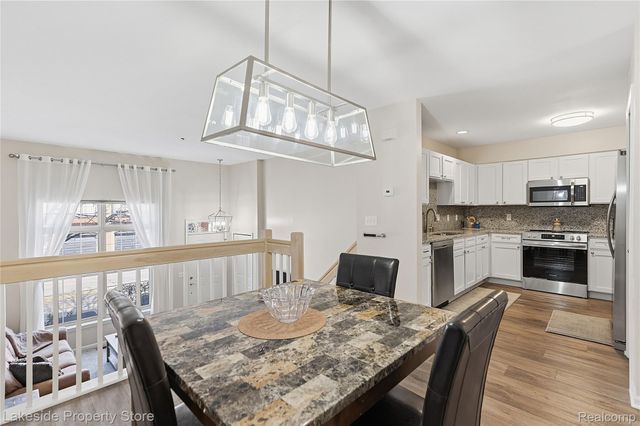 22187 W West Village Drive 5, Dearborn, MI 48124