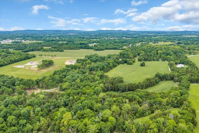 2827 Unionville Rd, Chapel Hill, TN 37034