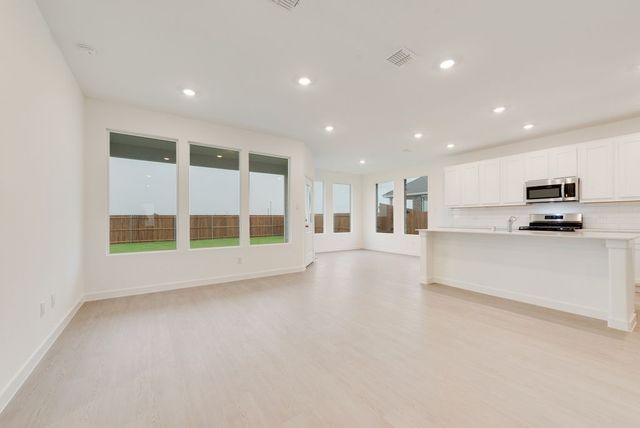 10044 Crystal Bend Drive, Fort Worth, TX 76108