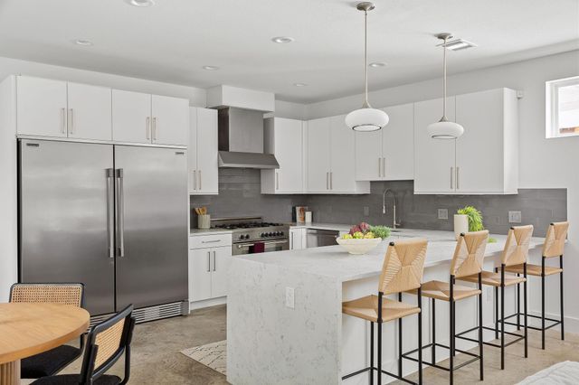 1182 Oakgrove Ave A, Austin, TX 78702