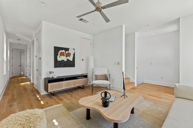 1182 Oakgrove Ave A, Austin, TX 78702