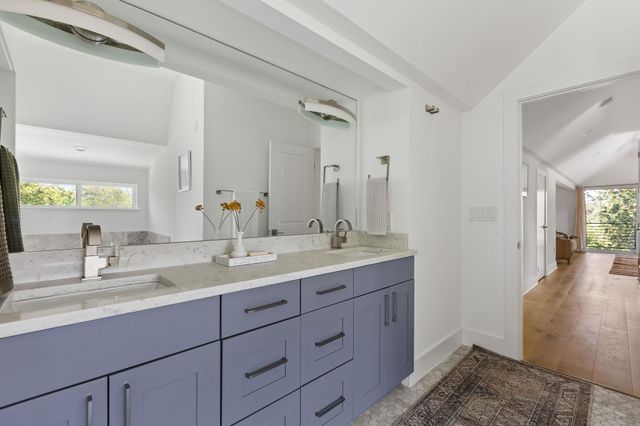 1182 Oakgrove Ave A, Austin, TX 78702