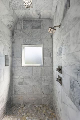 1182 Oakgrove Ave A, Austin, TX 78702