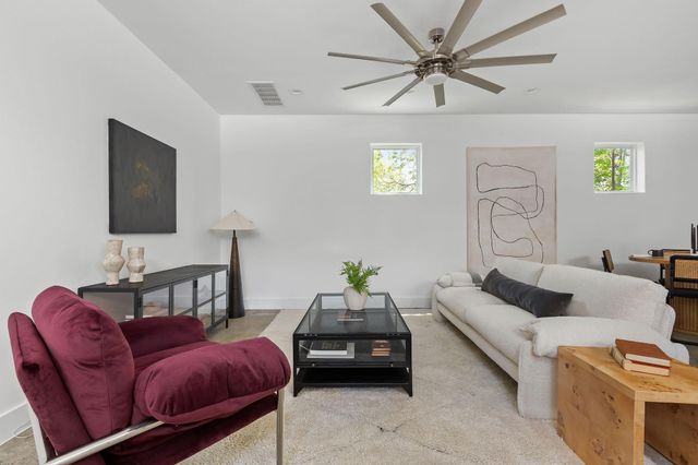 1182 Oakgrove Ave A, Austin, TX 78702