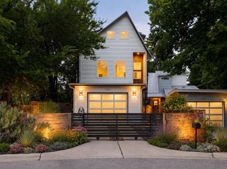 1182 Oakgrove Ave A, Austin, TX 78702