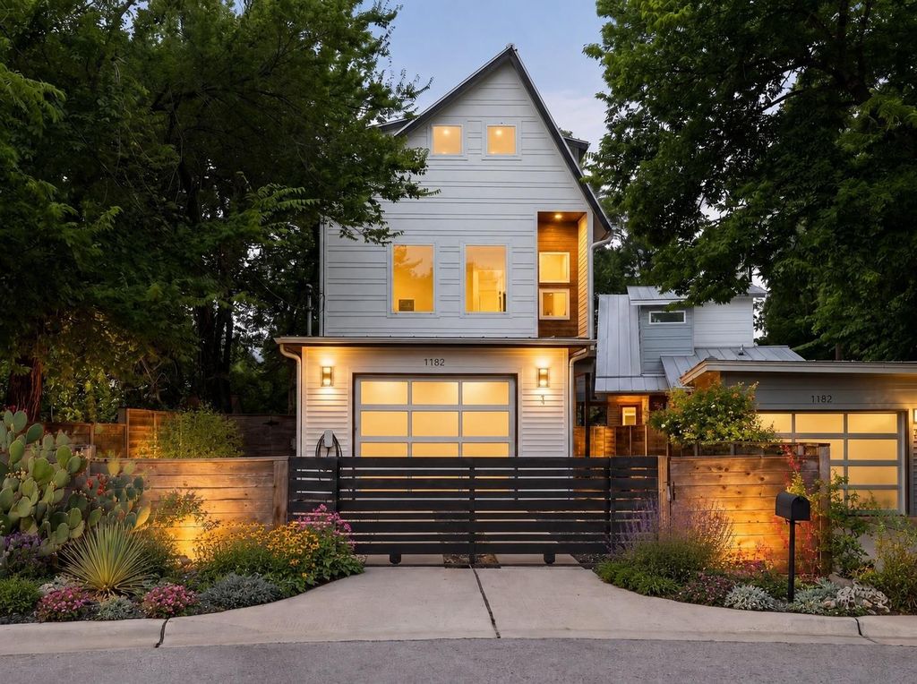 1182 Oakgrove Ave A, Austin, TX 78702