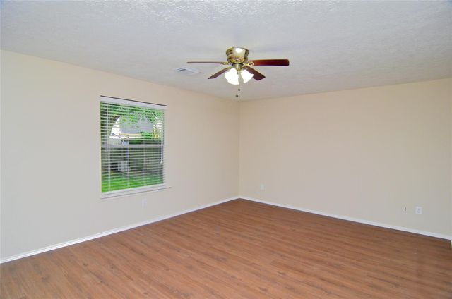 16915 Lighthouse View Drive, Friendswood, TX 77546