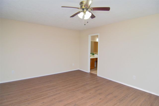 16915 Lighthouse View Drive, Friendswood, TX 77546