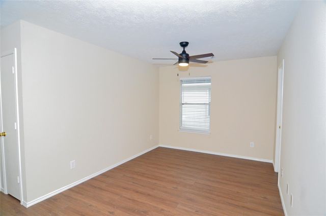 16915 Lighthouse View Drive, Friendswood, TX 77546