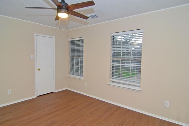 16915 Lighthouse View Drive, Friendswood, TX 77546
