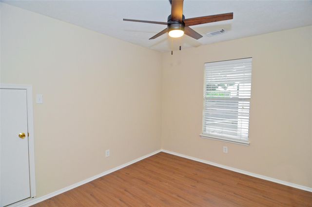 16915 Lighthouse View Drive, Friendswood, TX 77546