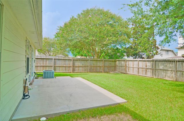 16915 Lighthouse View Drive, Friendswood, TX 77546