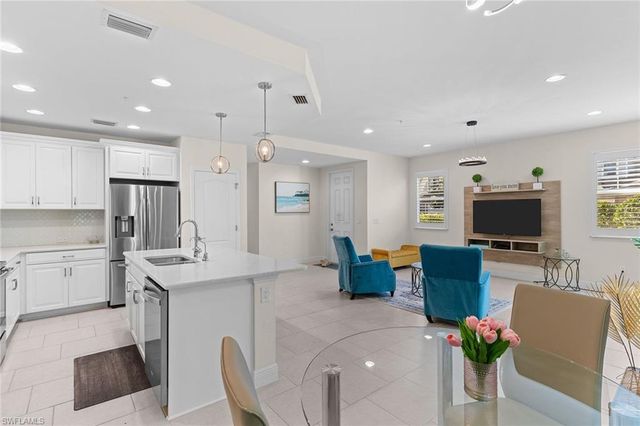 2343 Sheen LN # 401, Naples, FL 34120