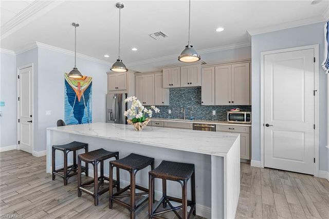 2343 Sheen LN # 401, Naples, FL 34120