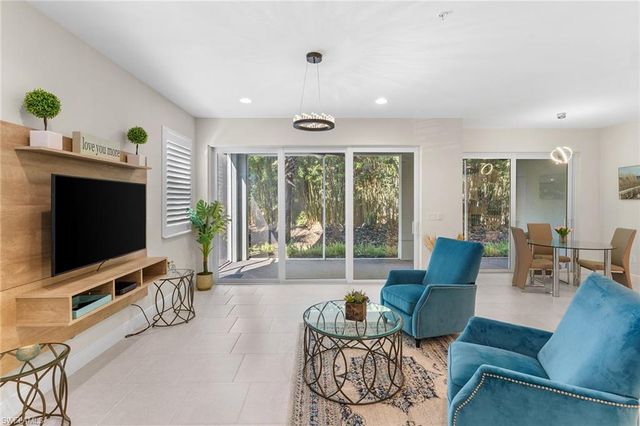 2343 Sheen LN # 401, Naples, FL 34120