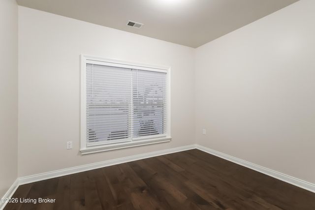 569 Deep Creek Dr, Shepherdsville, KY 40165