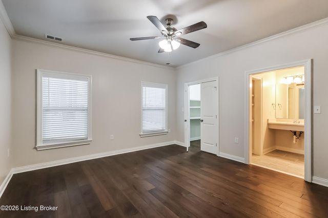 569 Deep Creek Dr, Shepherdsville, KY 40165