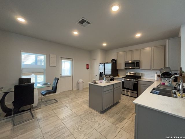 9203 Yaya Road, Converse, TX 78109