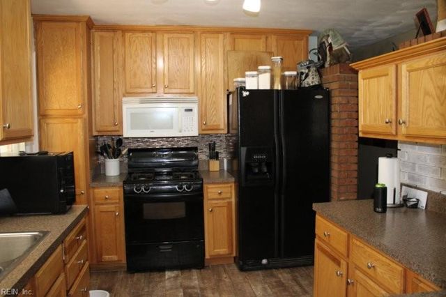 95 Kendall DR, Newport News, VA 23601