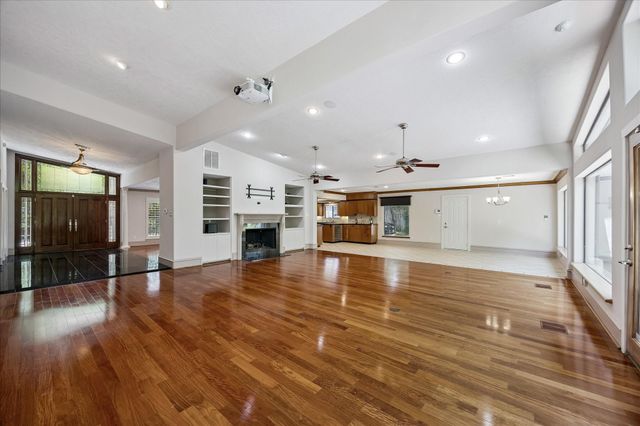 6 Gessner Road, Houston, TX 77024