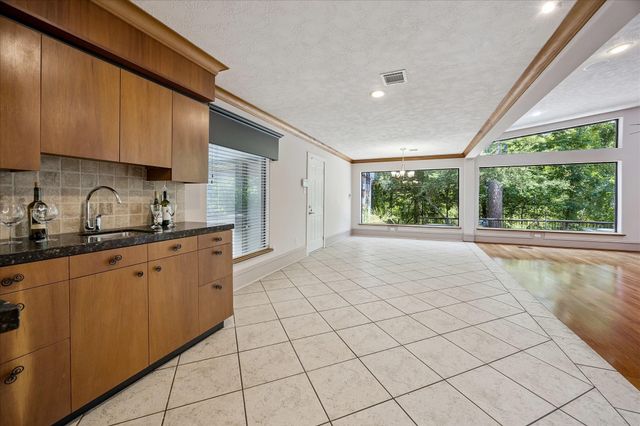 6 Gessner Road, Houston, TX 77024