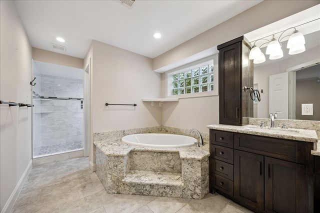 6 Gessner Road, Houston, TX 77024