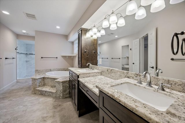 6 Gessner Road, Houston, TX 77024