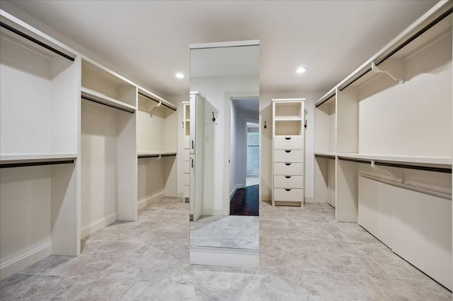 6 Gessner Road, Houston, TX 77024