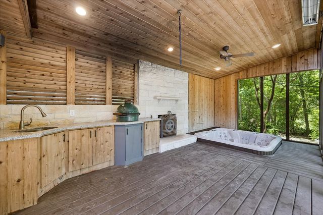 6 Gessner Road, Houston, TX 77024