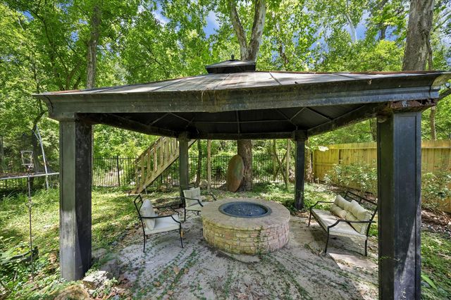 6 Gessner Road, Houston, TX 77024