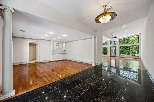6 Gessner Road, Houston, TX 77024