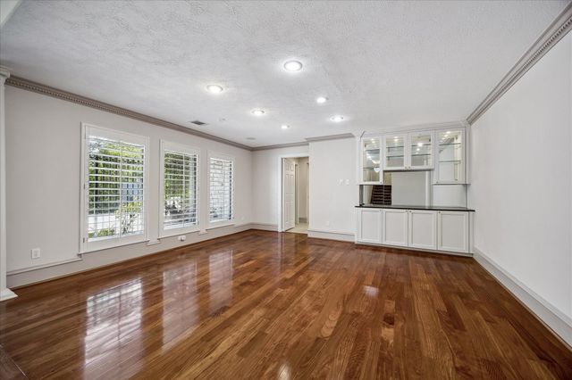 6 Gessner Road, Houston, TX 77024