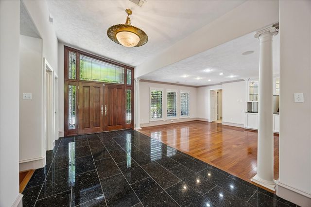 6 Gessner Road, Houston, TX 77024