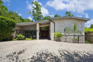 6 Gessner Road, Houston, TX 77024