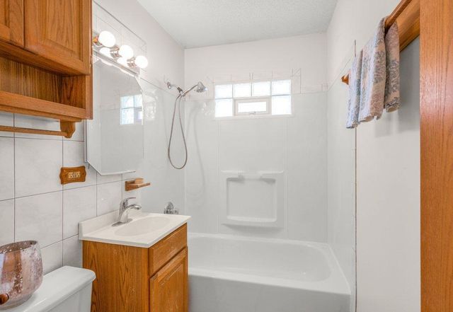 5949 Quail Avenue N, Crystal, MN 55429