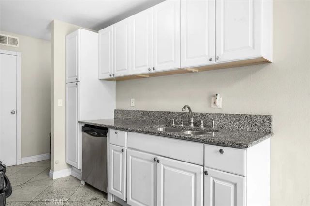 700 W La Veta C6, Orange, CA 92868