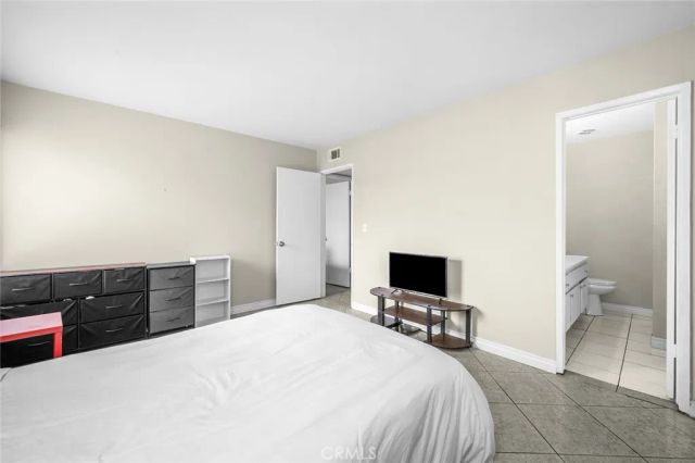 700 W La Veta C6, Orange, CA 92868
