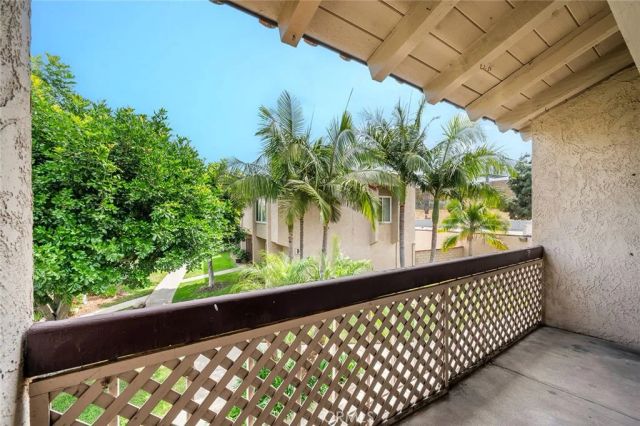 700 W La Veta C6, Orange, CA 92868