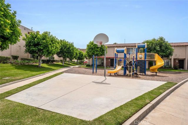 700 W La Veta C6, Orange, CA 92868