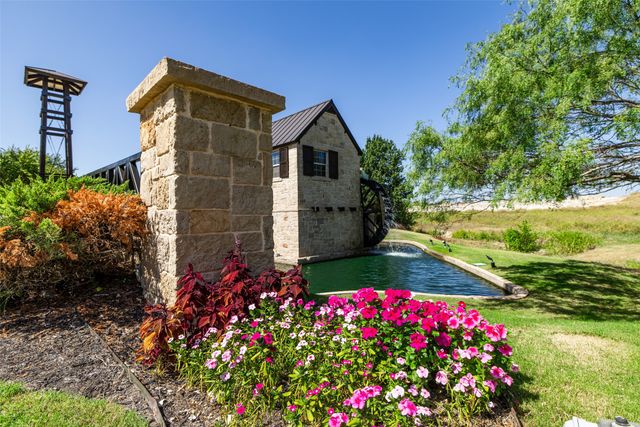 2413 Willowbend Drive, Gunter, TX 75058