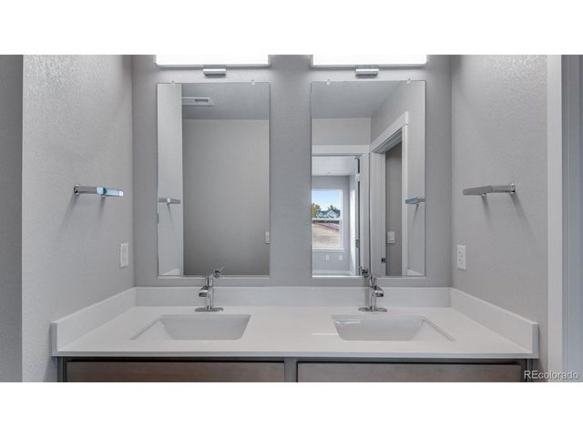 22524 E 6th Pl, Aurora, CO 80018