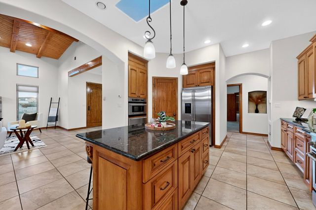 6533 Nagoya Road NE, Rio Rancho, NM 87144