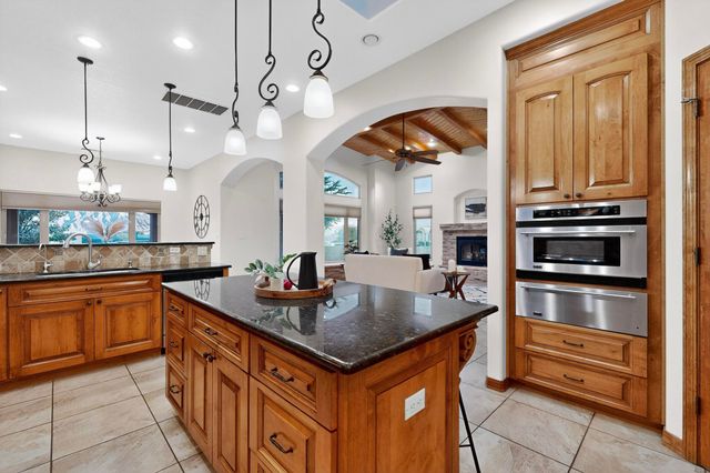 6533 Nagoya Road NE, Rio Rancho, NM 87144