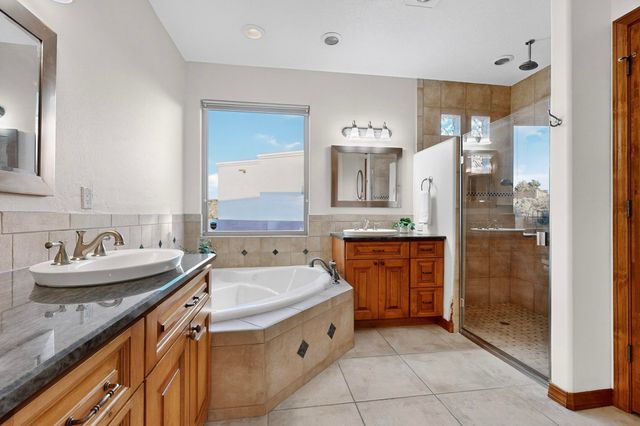 6533 Nagoya Road NE, Rio Rancho, NM 87144