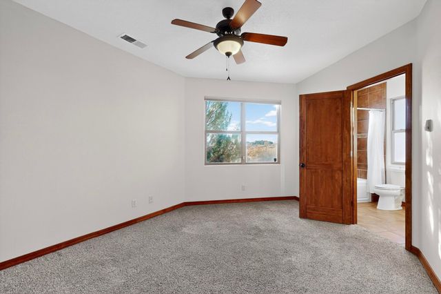 6533 Nagoya Road NE, Rio Rancho, NM 87144