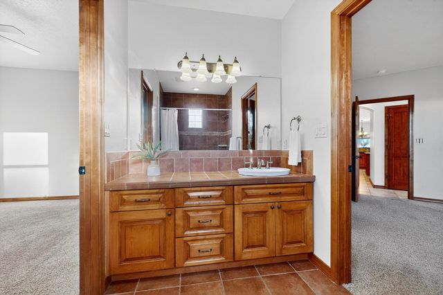 6533 Nagoya Road NE, Rio Rancho, NM 87144